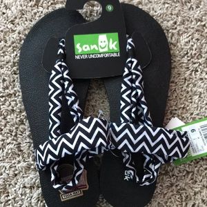 New Sanuk Yoga Sling Sandals